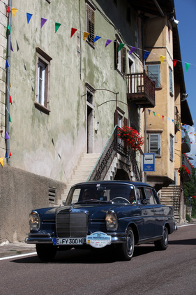 Mercedes Benz 220 SE (1962) - Oldtimer-Wanderung um den Autozug-Pokal HLATC (1962) - ADAC Trentino Classic 2013