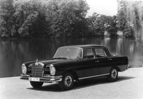 Mercedes-Benz 220 SE (1962) - der repräsentative Wagen mit hohem Fahrkomfort