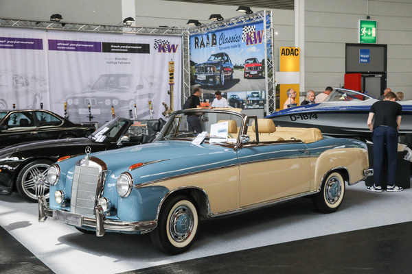 Mercedes-Benz 220 SE Cabriolet (1958) - vor 10 Jahren von der Ponton-Manufaktur restauriert, seither nur 5000 km gefahren, jetzt auf dem Markt - Klassikwelt Bodensee 2024