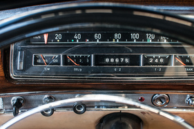 Mercedes-Benz 220 SE Cabriolet (1959) - Bandtacho, Wassertemperatur und Ölthermometer