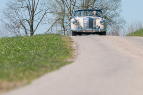 Mercedes-Benz 220 SE Cabriolet (1959) - auch auf kleinen Landstrassen angenehm zu fahren Mercedes-Benz 220 SE Cabriolet (1959) - auch auf kleinen Landstrassen angenehm zu fahren