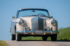 Mercedes-Benz 220 SE Cabriolet (1959) - aufrechter Kühlergrill und Pontonform