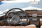 Mercedes-Benz 220 SE Cabriolet (1959) - da fühlt sich der Fahrer gediegen untergebracht