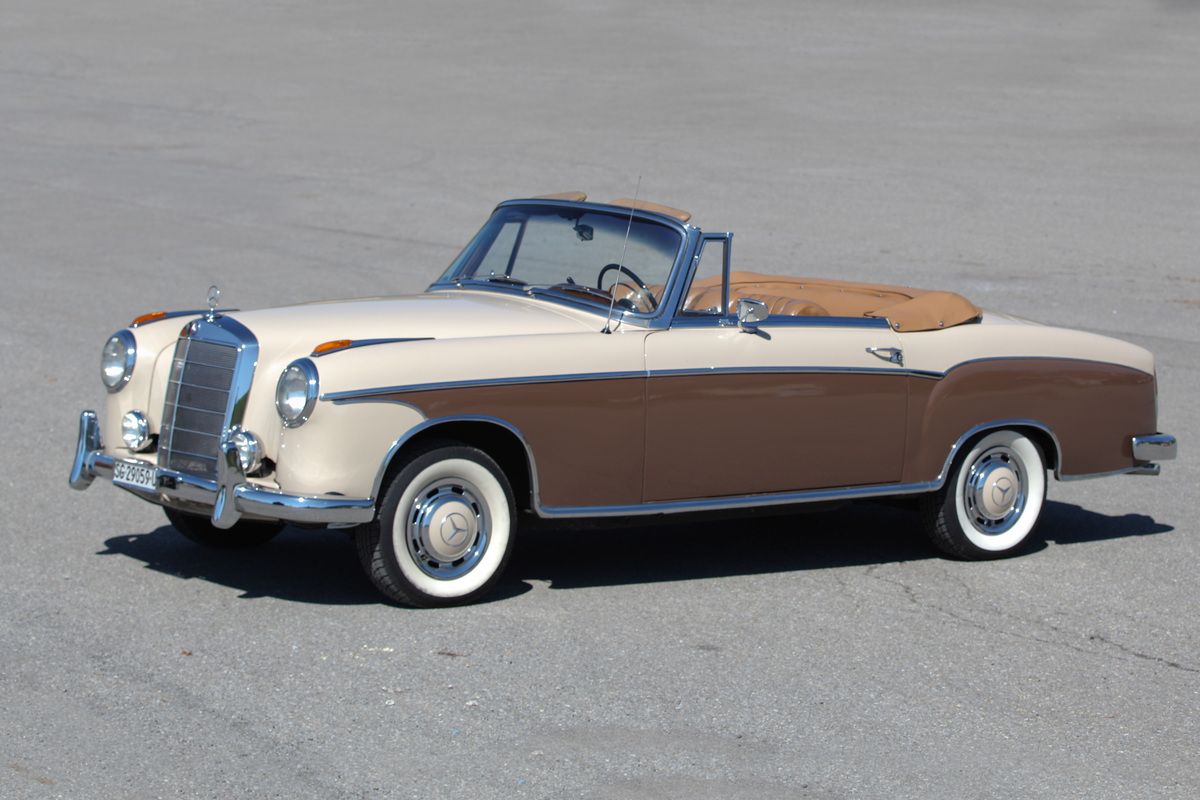 Mercedes-Benz 220 SE Cabriolet (1959) - die Zweifarbenlackierung steht ihm gut