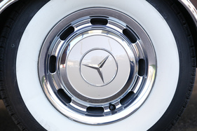 Mercedes-Benz 220 SE Cabriolet (1959) - herrliche Raddeckel