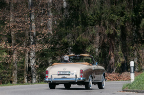 Mercedes-Benz 220 SE Cabriolet (1959) - relativ grosser Überhang hinten