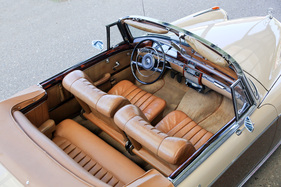 Mercedes-Benz 220 SE Cabriolet (1959) - vorne viel, hinten beschränkt Platz