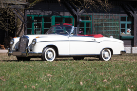 Mercedes-Benz 220 SE Cabriolet (1960) - als Lot 172 an der RM Auction von Monaco am 10. Mai 2014 im Angebot (1960)