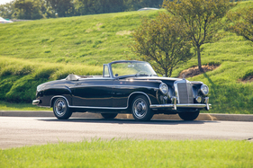 Mercedes-Benz 220 SE Cabriolet (1960) - als Lot 231 an der RM/Sotheby's Hershey Versteigerung vom 6./7. Oktober 2016