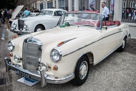 Mercedes Benz 220 SE Cabriolet (1960) - als Nr. 37 am Concours d'Elégance Het Loo 2014 (1960)