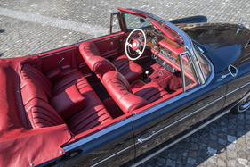 Mercedes-Benz 220 SE Cabriolet (1962) - im Fond haben drei Leute Platz