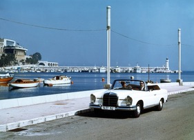 Mercedes-Benz 220 SE Cabriolet (1963) - damit kann man statusbewusst bei der Jacht vorfahren