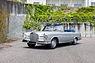 Mercedes-Benz 220 SE Cabriolet (1965) - Lot 168 an der Artcurial „Garden Party in Saint-Tropez" Versteigerung 2024 (© Artcurial, 2024) Mercedes-Benz 220 SE Cabriolet (1965) - Lot 168 an der Artcurial „Garden Party in Saint-Tropez" Versteigerung 2024 (© Artcurial, 2024)