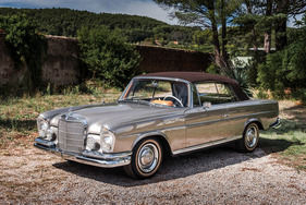 Mercedes-Benz 220 SE Cabriolet (1966) - als Lot 225 an der Artcurial Versteigerung "Sur les Champs" 2019
