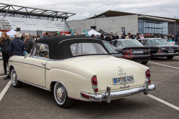 Mercedes-Benz 220 SE Cabriolet A/C – Retro Saisonauftakt 2025