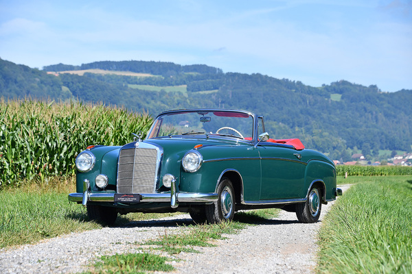Image: Mercedes-Benz 220 SE Convertible (1960) - 1960 Mercedes 220 SE Cabriolet - as lot 131 at the Oldtimer Galerie Toffen auction in Gstaad on December 29, 2024