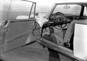 Mercedes-Benz 220 SE Coupé (1961) - Blick ins Cockpit