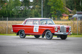 Mercedes-Benz 220 SE Saloon (1961) - offered as lot 107 at the RM/Sotheby's auction in Munich on November 26, 2022