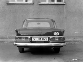 Mercedes-Benz 220 SE b (1965) - Heckansicht (1965)