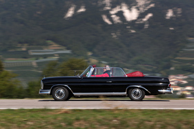 Mercedes Benz 220 SE b Cabriolet W 111 (1962) - ADAC Trentino Classic 2013 - Oldtimer-Wanderung um den Autozug-Pokal (1962)
