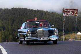 Mercedes Benz 220 SE b Cabriolet W 111 (1962) - ADAC Trentino Classic 2013 - Oldtimer-Wanderung um den Sonax-Pokal