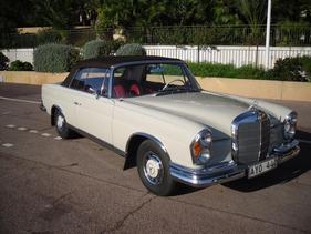 Mercedes-Benz 220 SEB Cabriolet (1965) - als Lot 126 angeboten an der Bonhams Mercedes-Benz-Versteigerung in Stuttgart am 19. März 2016