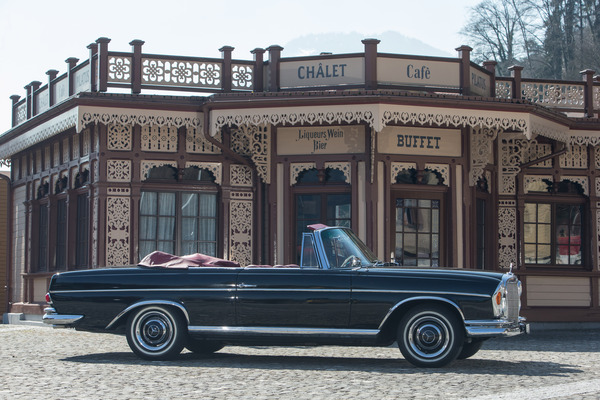 Bild Mercedes-Benz 220 SEb Cabriolet (1962) - wird an der Fischer Classic Car Auktion vom 28. Mai 2016 an der Swiss Classic World Luzern angeboten