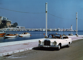 Mercedes-Benz 220 SEb Cabriolet (1963) - an der Küste