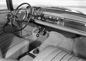 Mercedes-Benz 220 SEb Coupé (1960) - edles Armaturenbrett in der Baureihe 111