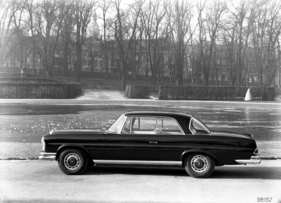 Mercedes-Benz 220 SEb Coupé (1960) - ohne Flossen und mit gut proportionierten Rundungen