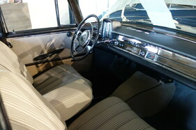 Mercedes-Benz 220 Sb (1960) im Museum Ockhuisen Collectie – Makelloser Innenraum (1960)