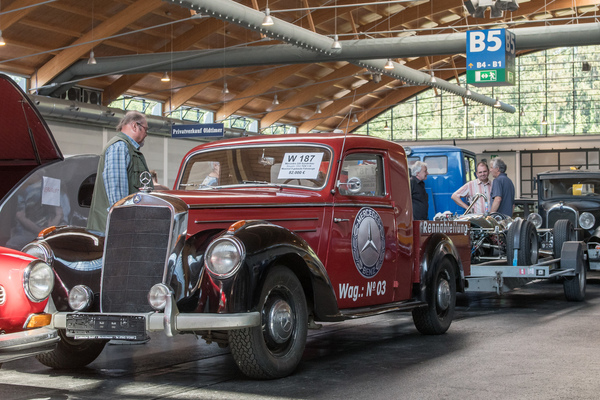 Mercedes-Benz 220 (W187) Sonderbau - angeboten für EUR 82'000 - Motorworld Classics Bodensee 2018