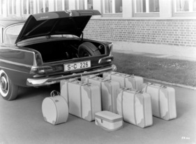 Mercedes-Benz 220 b (1962) - es gab einen optimierten Koffersatz