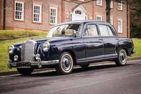 Mercedes-Benz 220A 'Ponton' Saloon (1955) - als Lot 102 angeboten an der Bonhams Mercedes-Benz-Versteigerung in Stuttgart am 19. März 2016 (1955)