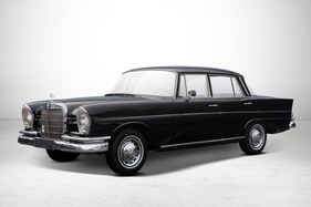 Mercedes-Benz 220S große Heckflosse (1965) - als Lot 04 angeboten an der Auctionata Versteigerung "Mercedes-Benz Only" am 8. Dezember 2015