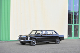 Mercedes-Benz 230.6 Lang (1976) - als Lot 125 angeboten an der RM/Sotheby's St. Moritz Versteigerung vom 15. September 2023