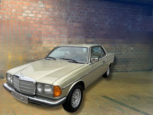 Image: Mercedes-Benz 230 CE (1983) - at the classic car auction by Hörmann Verwertungen on December 13, 2024