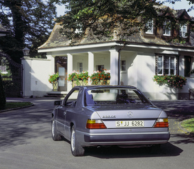 Mercedes-Benz 230 CE (1990) - das 124er-Coupé ist mit vier und sechs Zylindern erhältlich