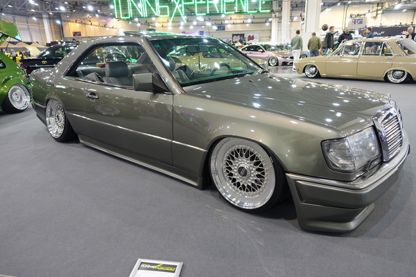Mercedes-Benz 230 CE (1992) – mit Lack von Porsche – Essen Motor Show 2024