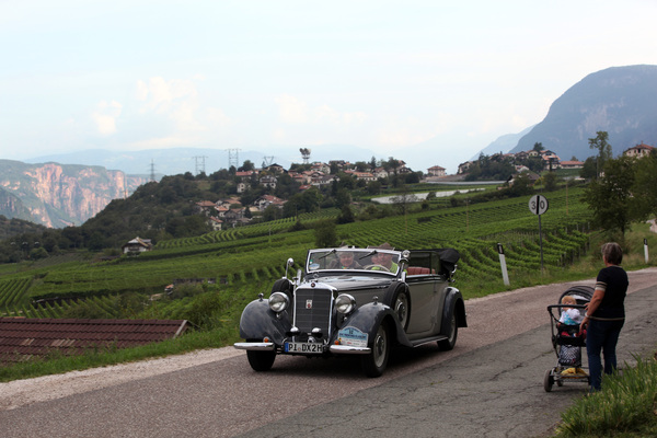 Mercedes Benz 230 Cabriolet B W 143 (1937) - ADAC Trentino Classic 2013 - Oldtimer-Wanderung um den Autozug-Pokal