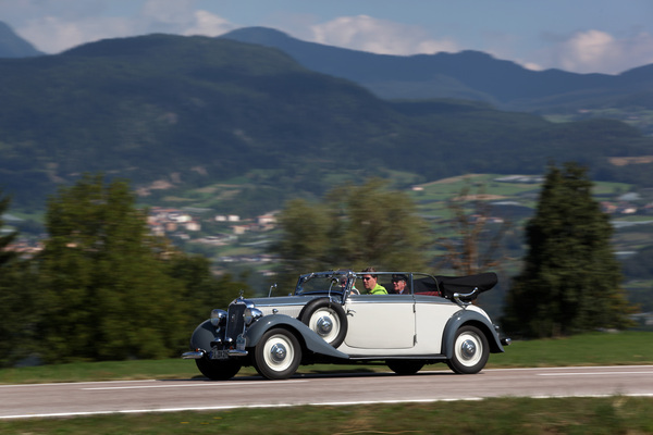 Mercedes Benz 230 Cabriolet B W 143 (1937) - ADAC Trentino Classic 2013 - Oldtimer-Wanderung um den Autozug-Pokal