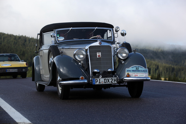Mercedes Benz 230 Cabriolet B W 143 (1937) - ADAC Trentino Classic 2013 - Oldtimer-Wanderung um den Sonax-Pokal