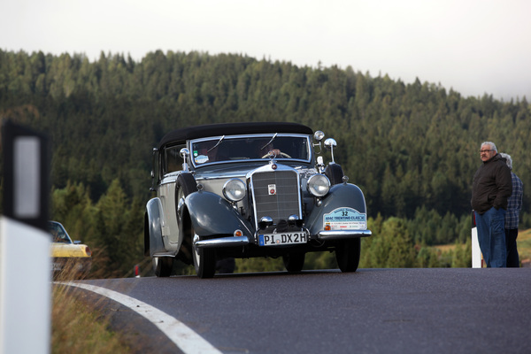 Mercedes Benz 230 Cabriolet B W 143 (1937) - ADAC Trentino Classic 2013 - Oldtimer-Wanderung um den Sonax-Pokal