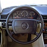 Mercedes-Benz 230 E (1984) - mit Tacho bis 220 km/h