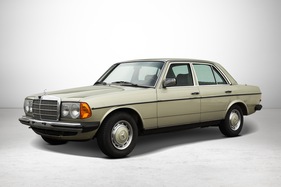 Mercedes-Benz 230 E Limousine (1980) - als Lot 01 angeboten an der Auctionata Versteigerung "Mercedes-Benz Only" am 8. Dezember 2015