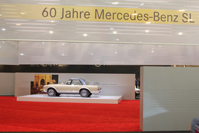 Mercedes-Benz 230 SL (1963) - 60 Jahre SL wird bei Mercedes gefeiert - an der Techno Classica Essen 2012