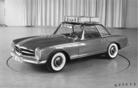 Mercedes-Benz 230 SL (1963) - Dachgalerie mit zwei grossen Koffern