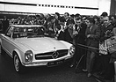 Mercedes-Benz 230 SL (1963) - an der IAA in Frankfurt begeistert aufgenommen