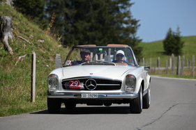 Mercedes-Benz 230 SL (1963) - an der OCC Jungfrau Rallye 2017