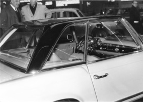 Mercedes Benz 230 SL (1963) - das berühmte Hardtop, das wegen seiner Formgebung dem Auto den Namen "Pagode" gab